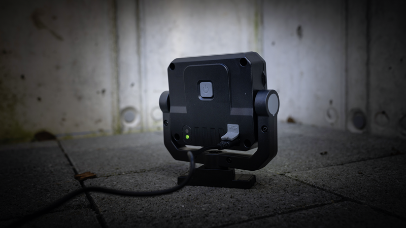 WORKLIGHT LED Strahler AC 40W + DC 2*5W mit Standfuss - Image 7