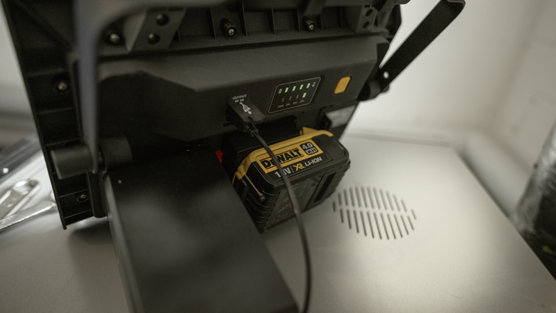WORKLIGHT Multi Battery LED Akku-Strahler 50W mit Traggriff und Standfuss – Bild 9