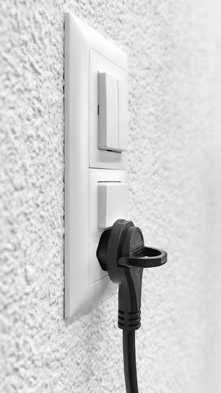 STEFFEN Verlängerungskabel schwarz Td 3x1mm² 0.25m T12-T13 mit Flach-Winkelstecker - Image 3