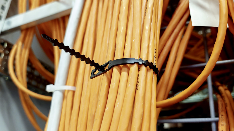 STEFFEN Kabelbinder schwarz 234mm x 5.5mm lösbar, Pack à 100 Stk. - Image 2