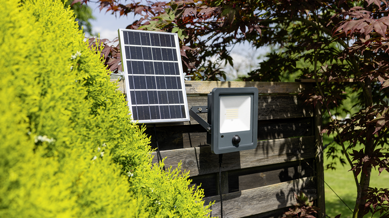 WORKLIGHT Solar LED Strahler 50W grau mit PIR 120° 6-8m – Bild 3