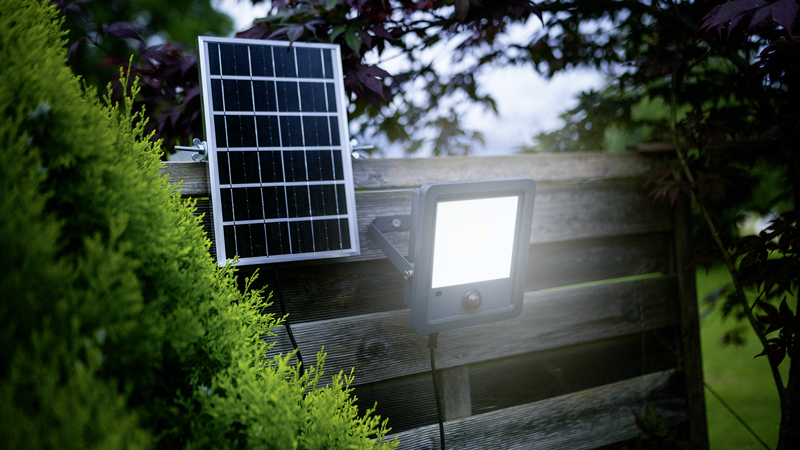 WORKLIGHT Solar LED Strahler 50W grau mit PIR 120° 6-8m – Bild 4